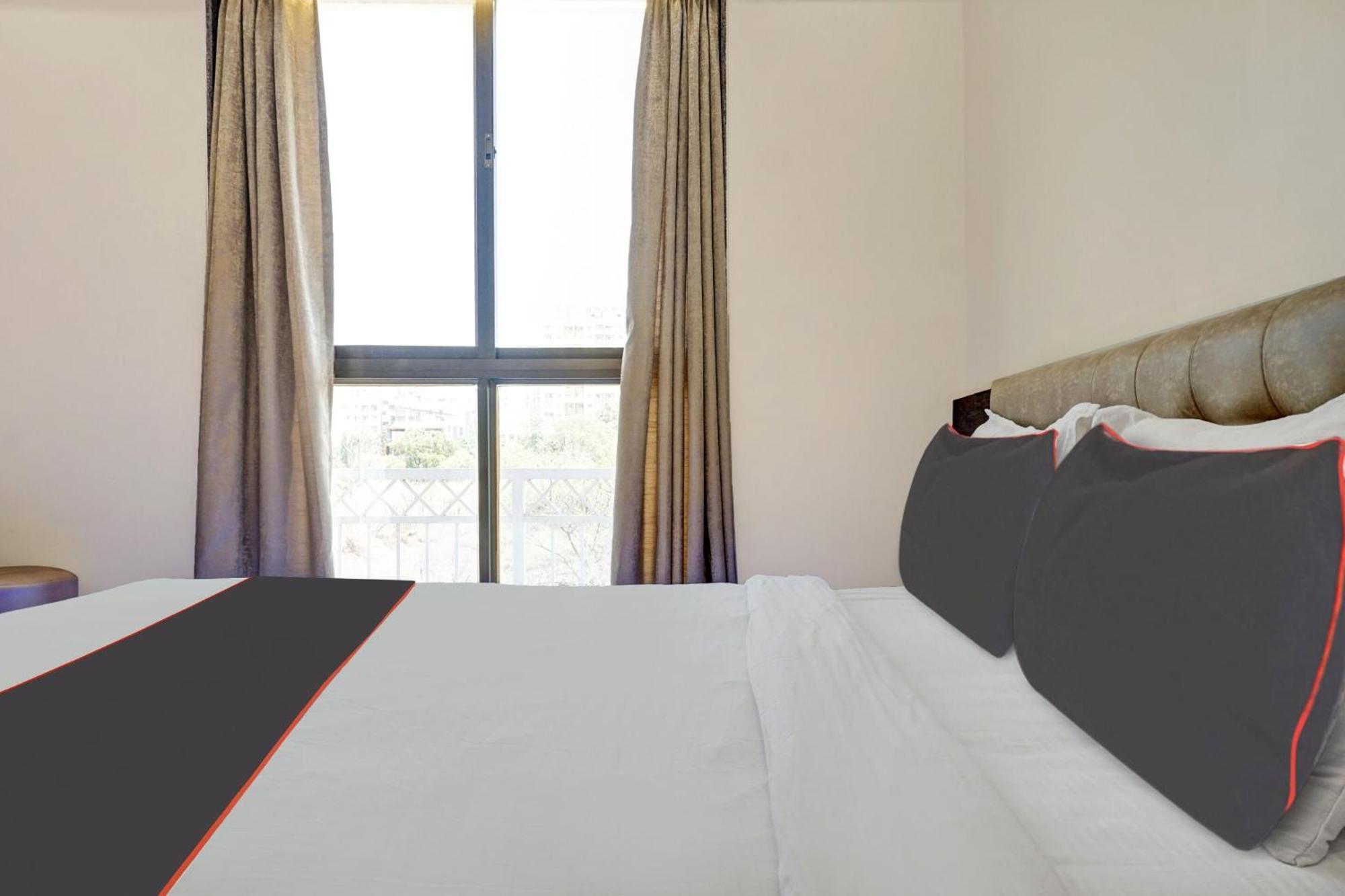 Super Townhouse Poona Royal Hotel Pimpri-Chinchwad Luaran gambar
